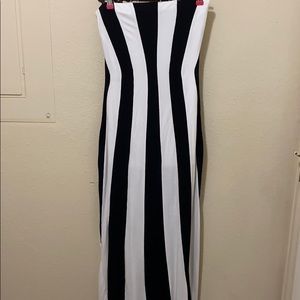 Strapless black and white stretch dress